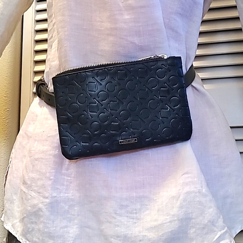 Calvin Klein Signature Logo Belt Bag / Fanny Pack